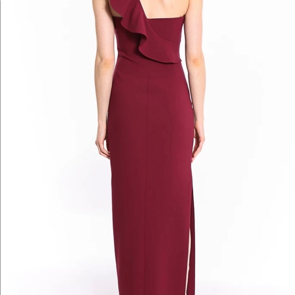 Likely burgundy gown - Picture 3 of 4
